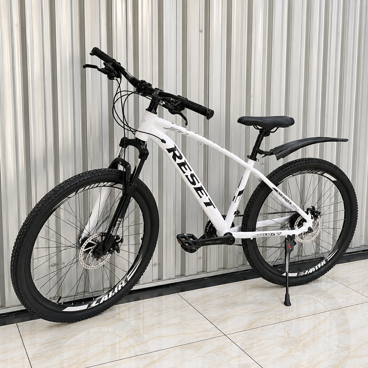 Reset 26 Inch 21-Speed Mountain Bike Front Suspension