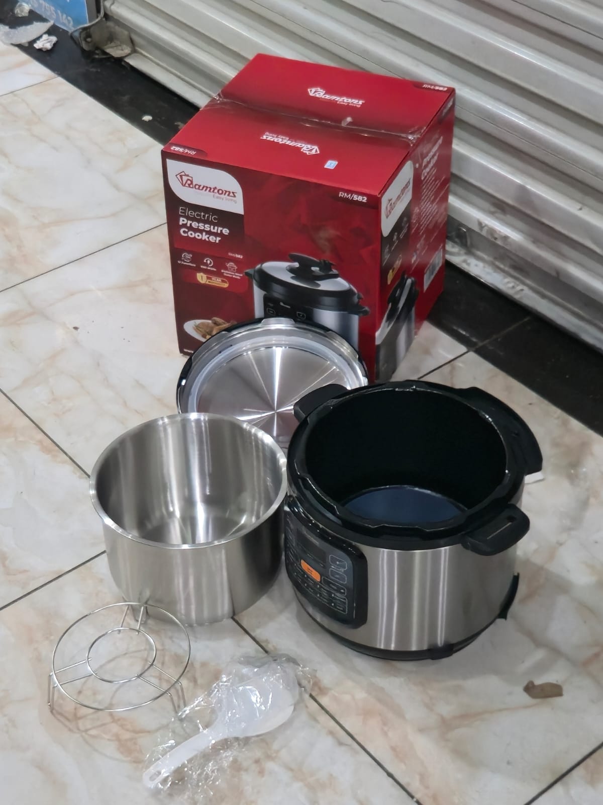 Ramtons 6L Electric Pressure Cooker RM/582 1100W Digital Multi-Function Cooker with Stainless Steel Inner Pot