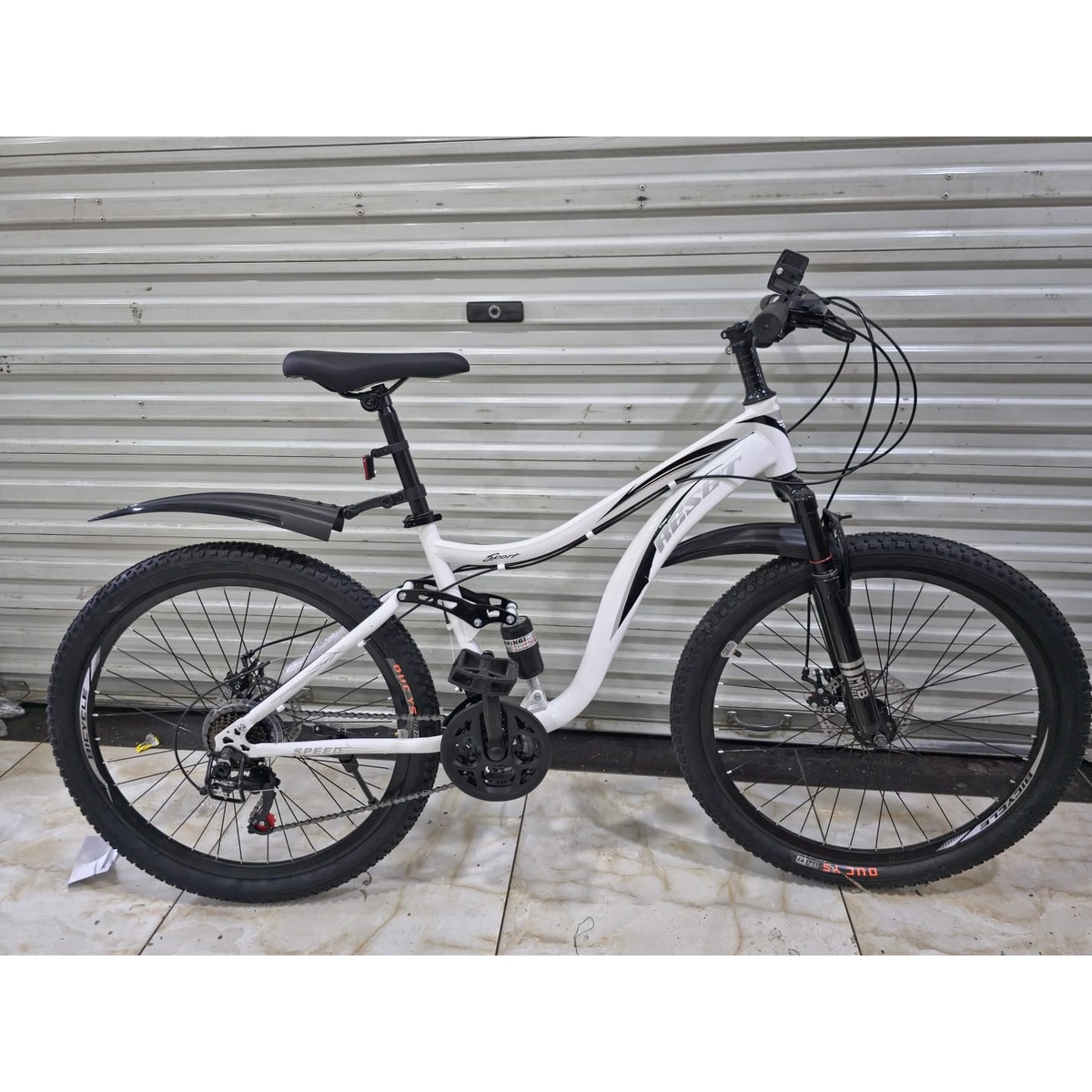 Reset 26 inch mountain bike 21 speed white