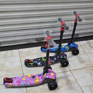 Kids Scooter Age 3–12 Adjustable 3-Wheel LED Scooter