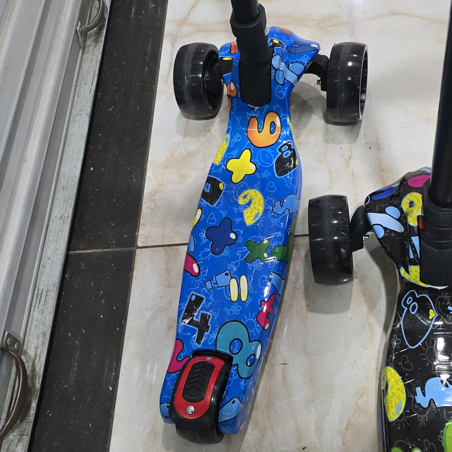 Kids Scooter Age 3–12 Adjustable 3-Wheel LED Scooter