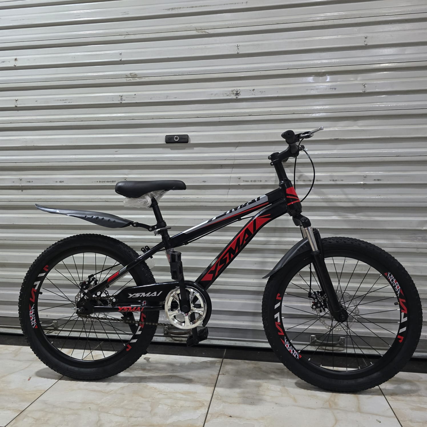 YSMAI 22-Inch Bicycle with Front Suspension & Disc Brakes No Gears