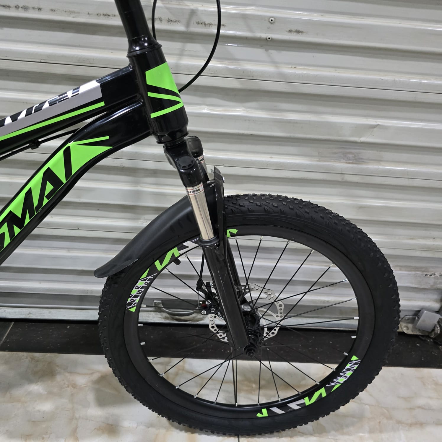 YSMAI 22-Inch Bicycle with Front Suspension & Disc Brakes – No Gears