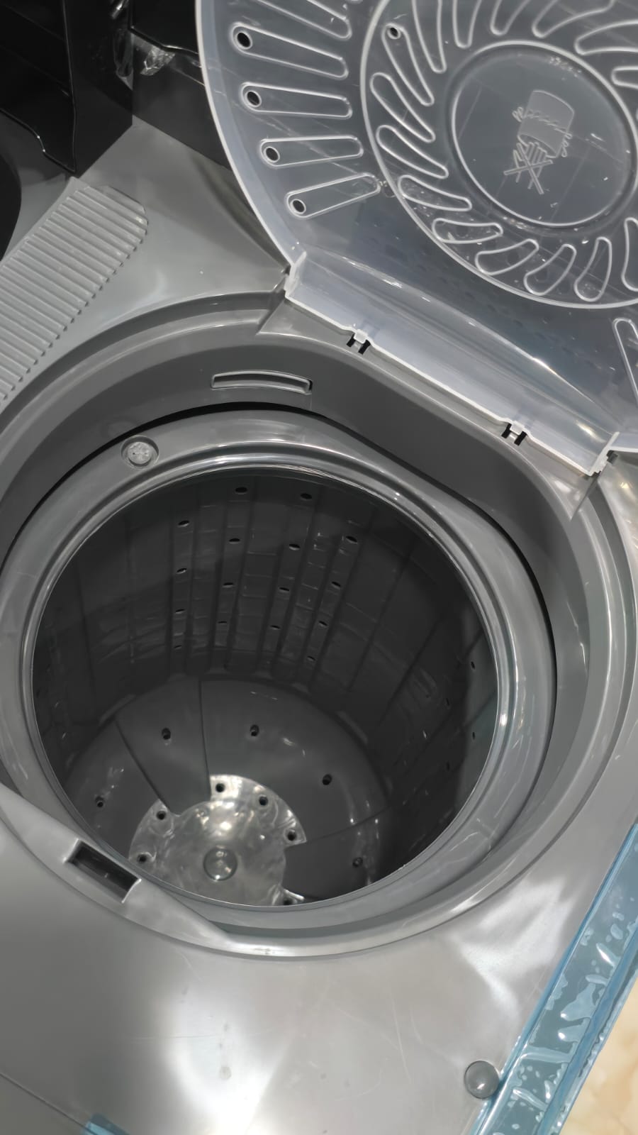 Ramtons 10kg Twin Tub Washing Machine with Air Dry RW/215