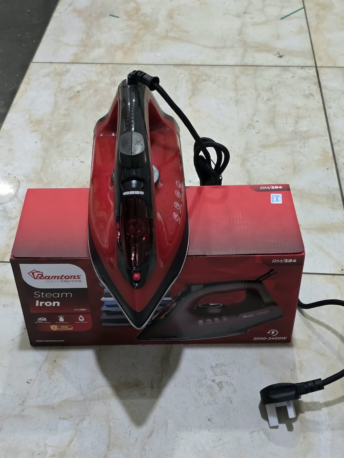 Ramtons RM/584 2400W Steam Iron with 320ml Water Tank & Non-Stick Soleplate
