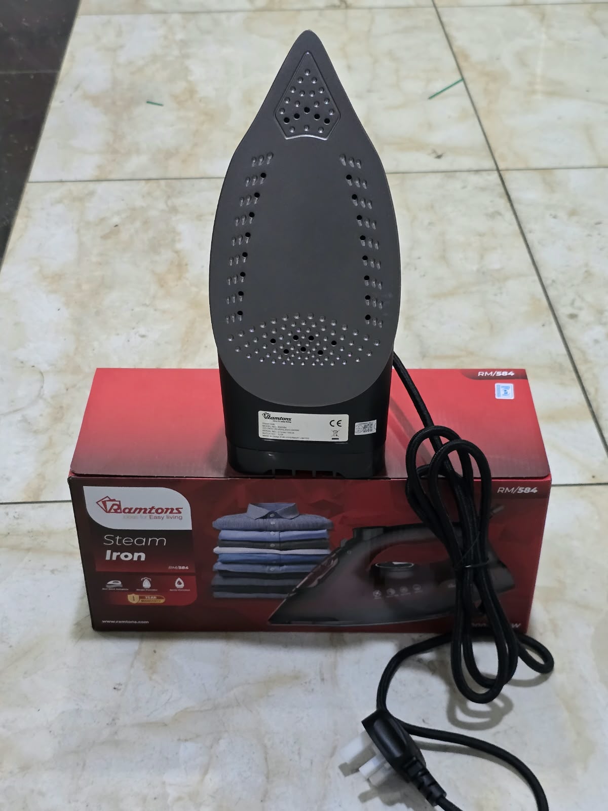 Ramtons RM/584 2400W Steam Iron with 320ml Water Tank & Non-Stick Soleplate