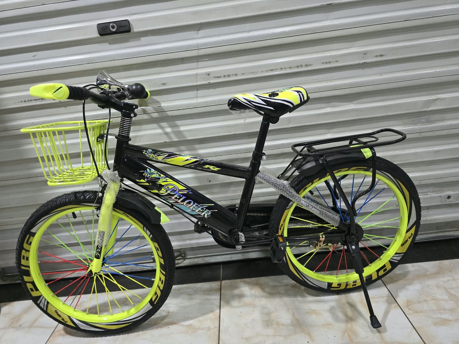 Kids Bicycle 20 Inch with Front Basket, Rear Carrier & Kickstand